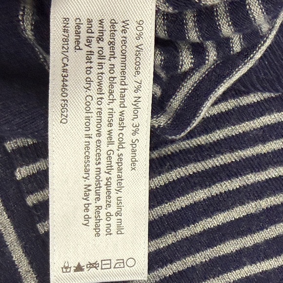 Eileen Fisher Navy Striped Knit oversized sweater medium - Picture 8 of 8